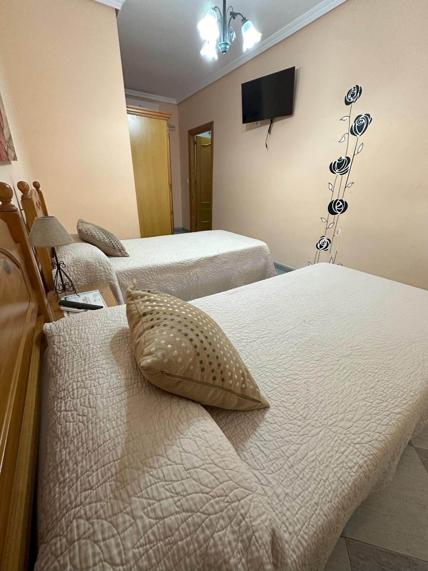 Hostal Avenida Tabernas Luaran gambar