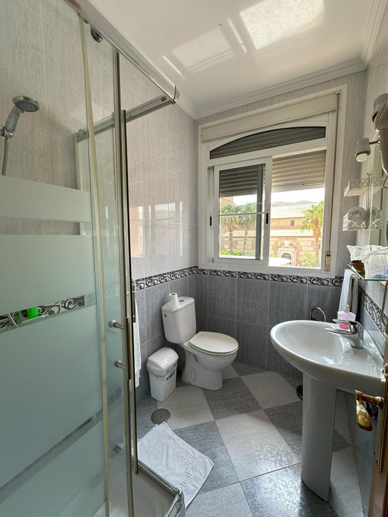 Hostal Avenida Tabernas Luaran gambar