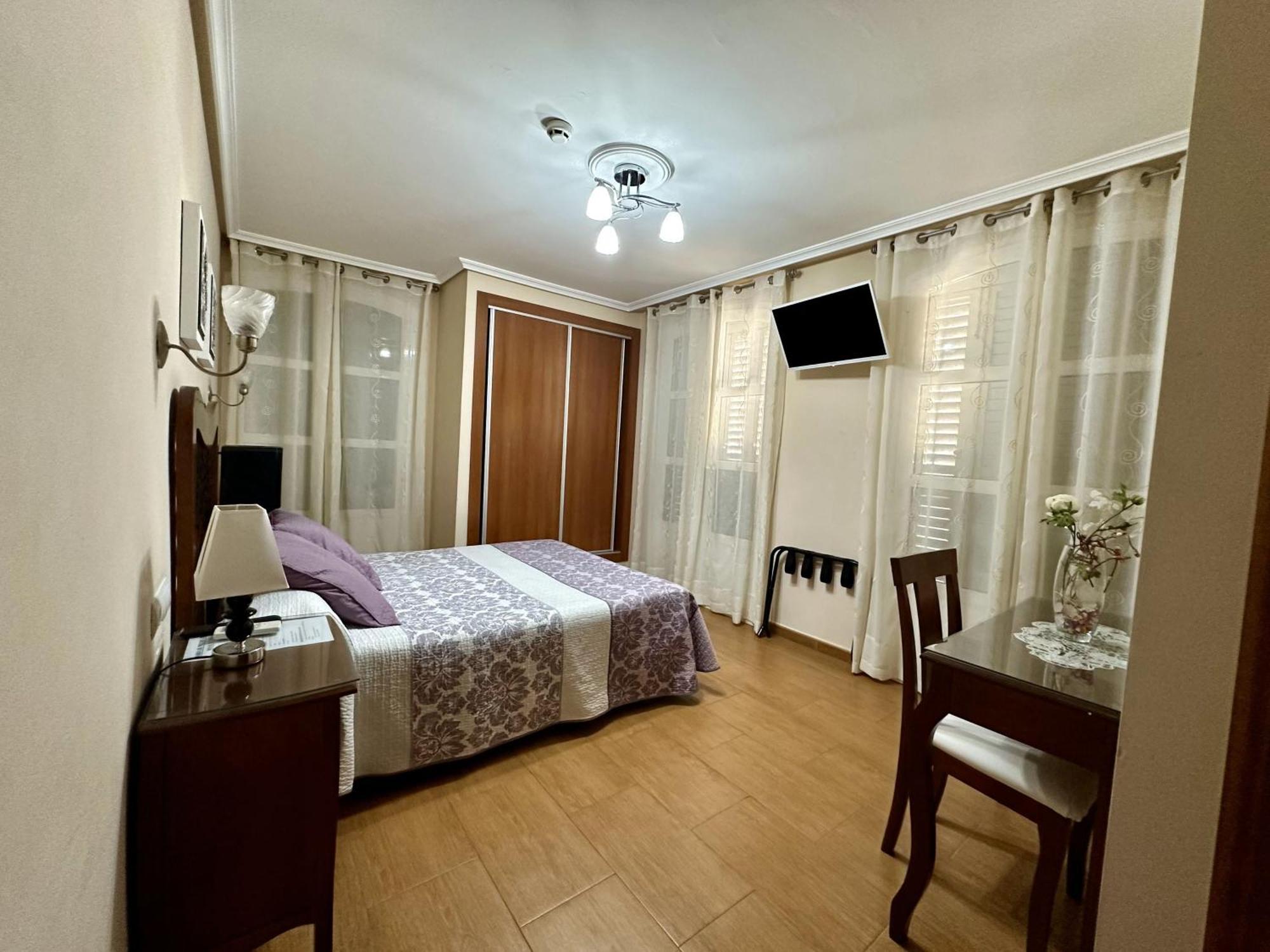 Hostal Avenida Tabernas Luaran gambar