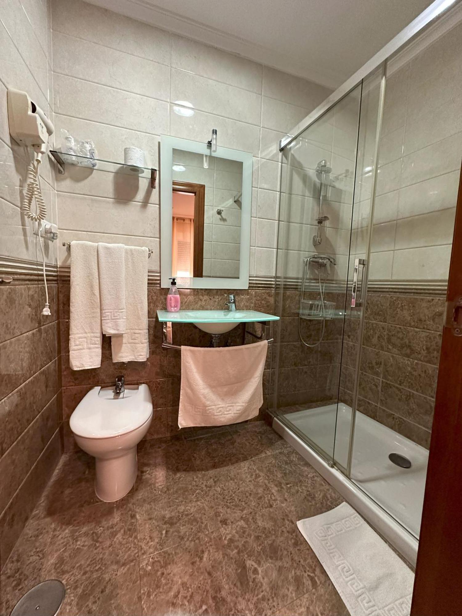 Hostal Avenida Tabernas Luaran gambar
