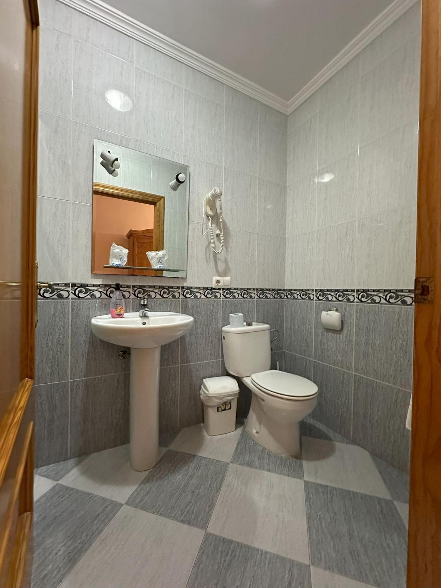 Hostal Avenida Tabernas Luaran gambar