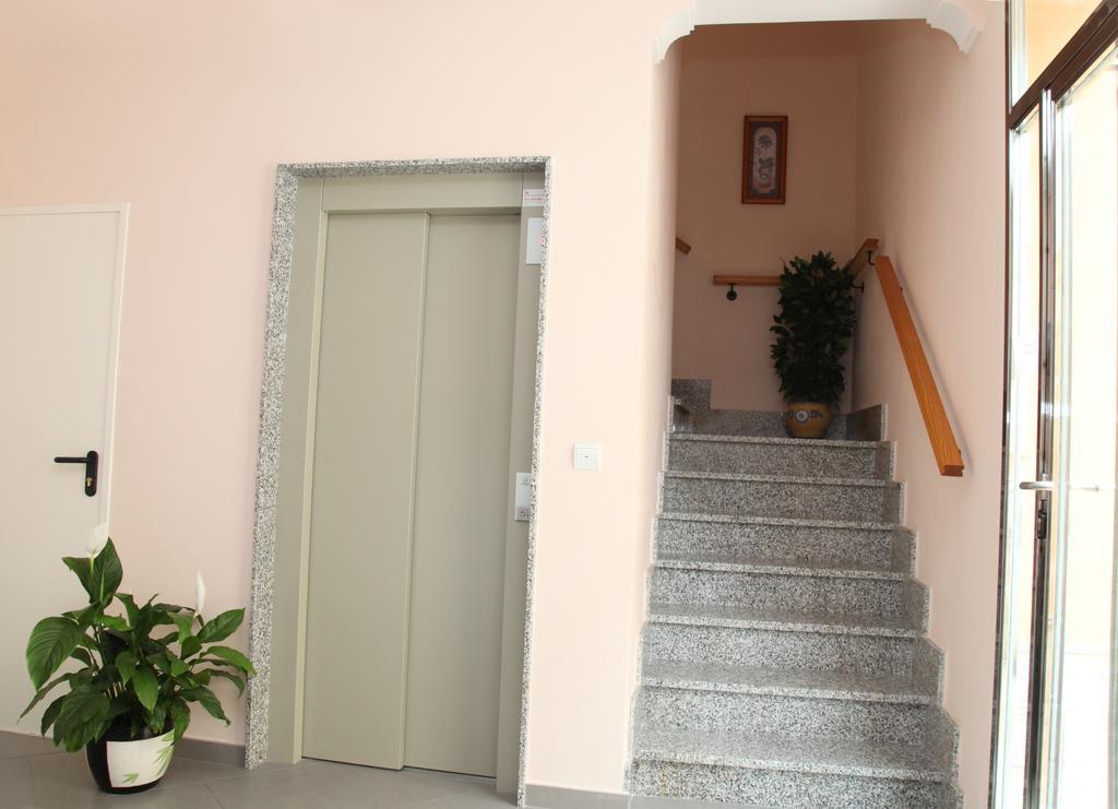 Hostal Avenida Tabernas Luaran gambar